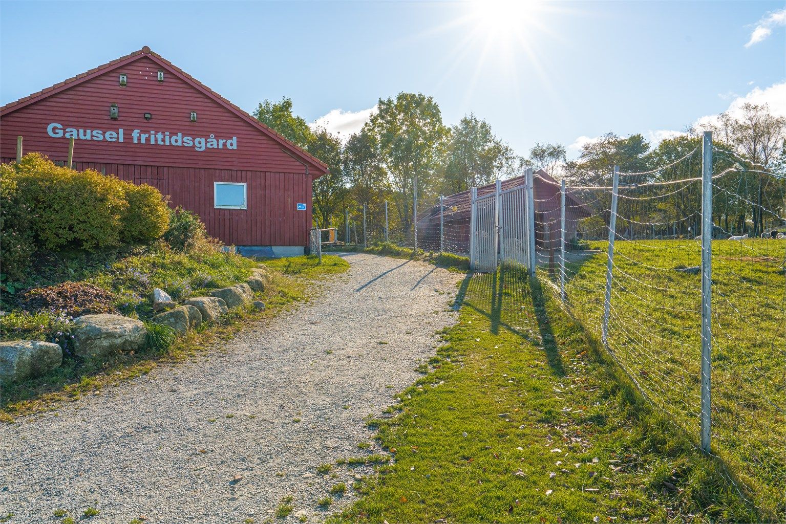 Gausel Fritidsgård like i nærheten.