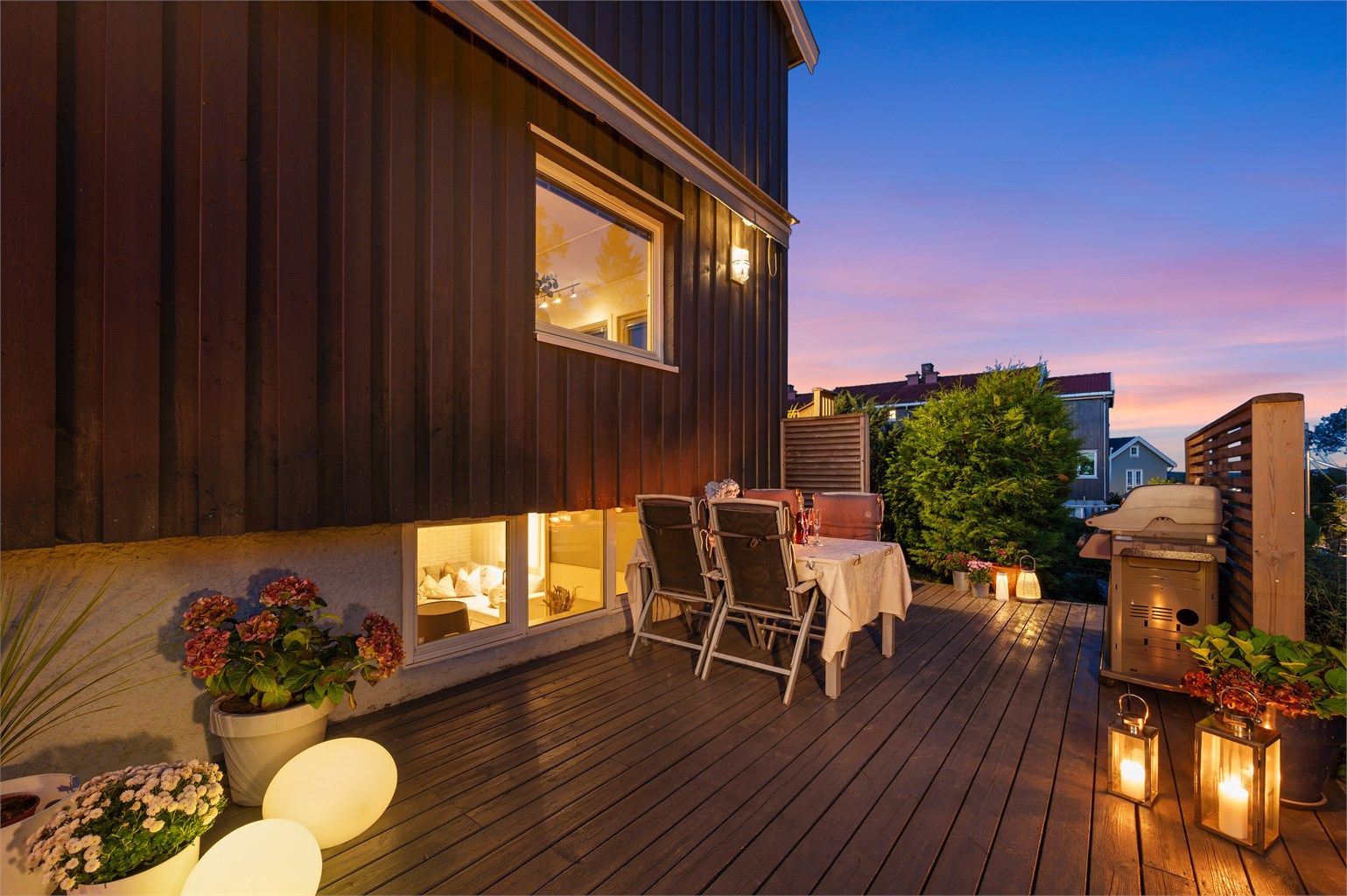 Kveldsstemning terrasse. 