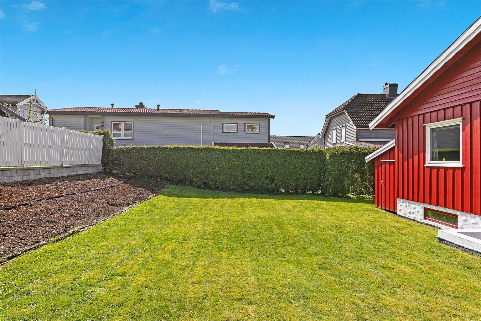 Hage som innbyr til lek og morro