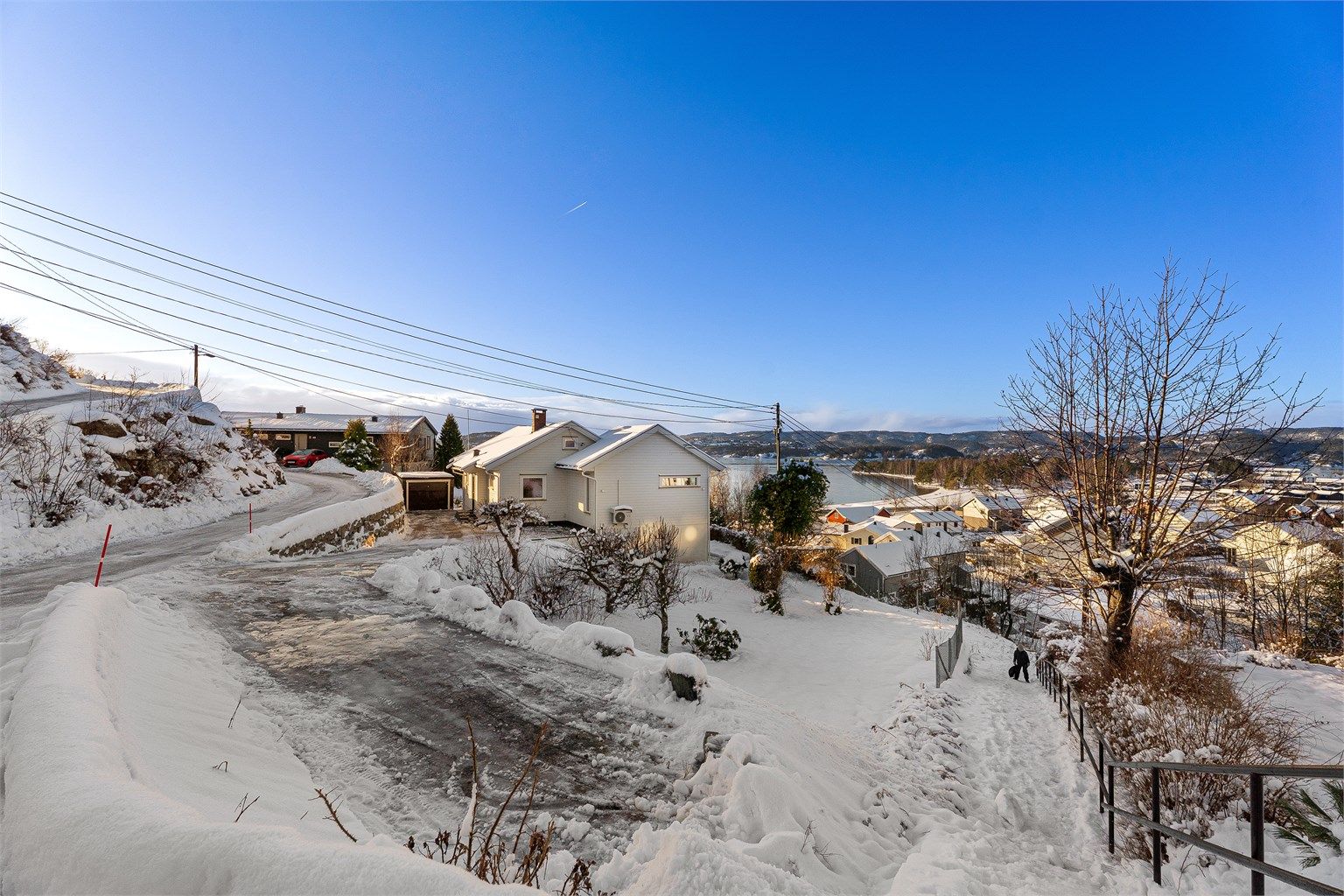 Parkeringsplass like ved gateveien