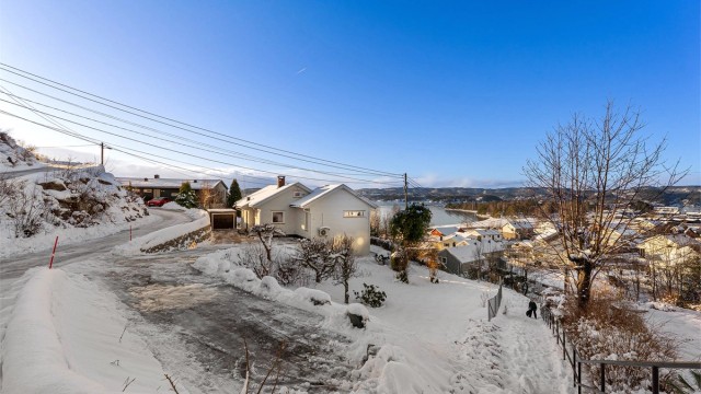 Parkeringsplass like ved gateveien