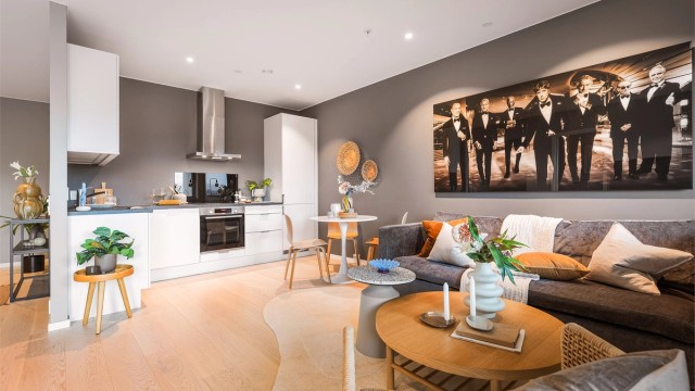 - Leiligheten er også utstyrt med sprinkler og dimmbare downlights i himling -