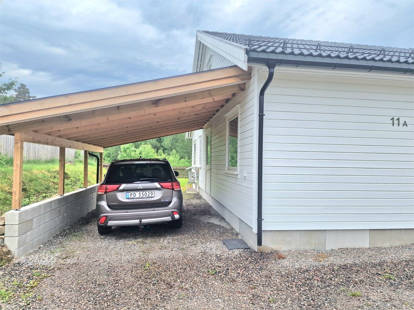 Det er lagt opp kurs for enkel montering av elbillader i carporten.