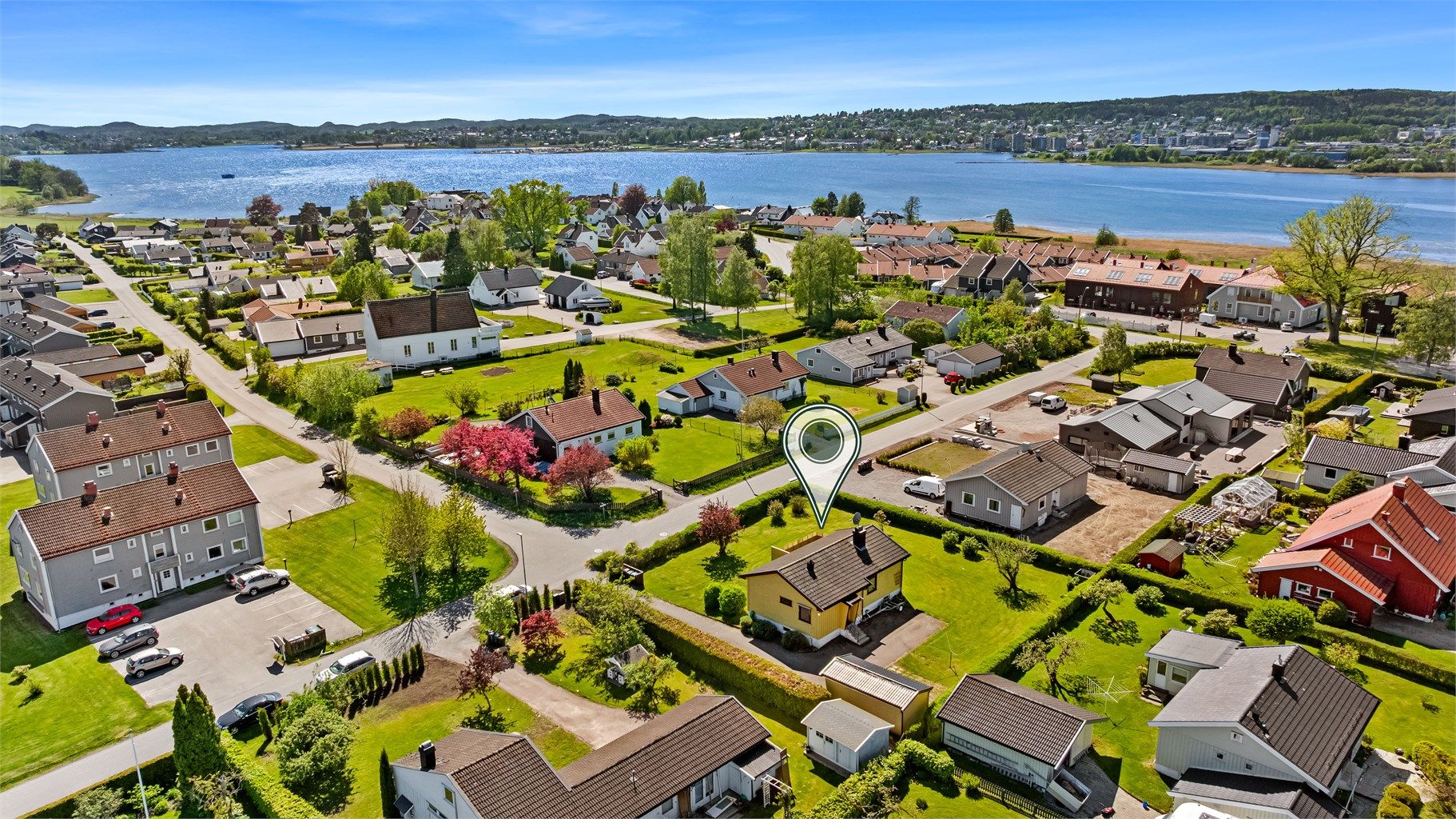 Beliggende i et etablert og rolig område !