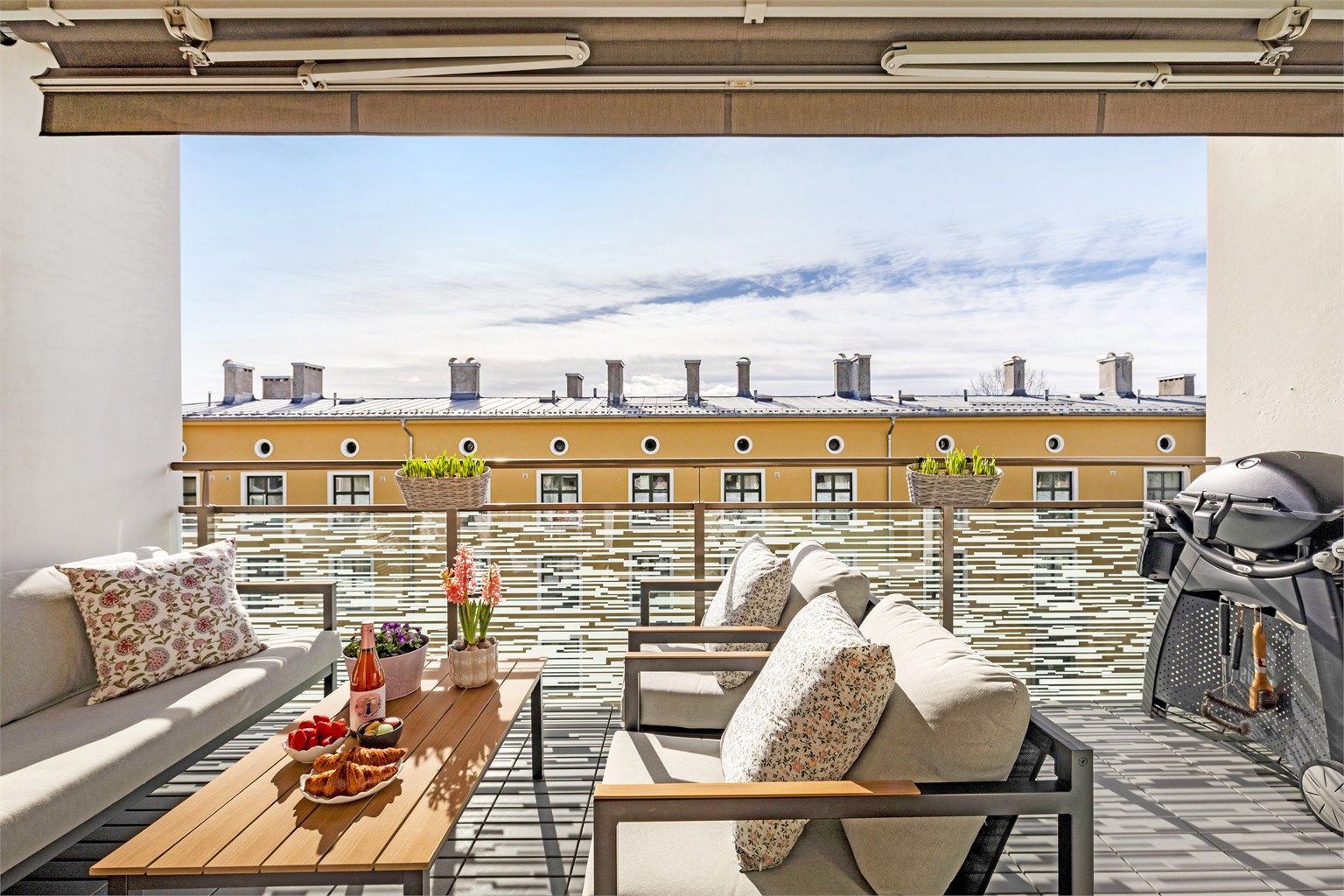 Her får du en sydvest-vendt balkong med fantastiske solforhold. Foto: Hanne Bruland 