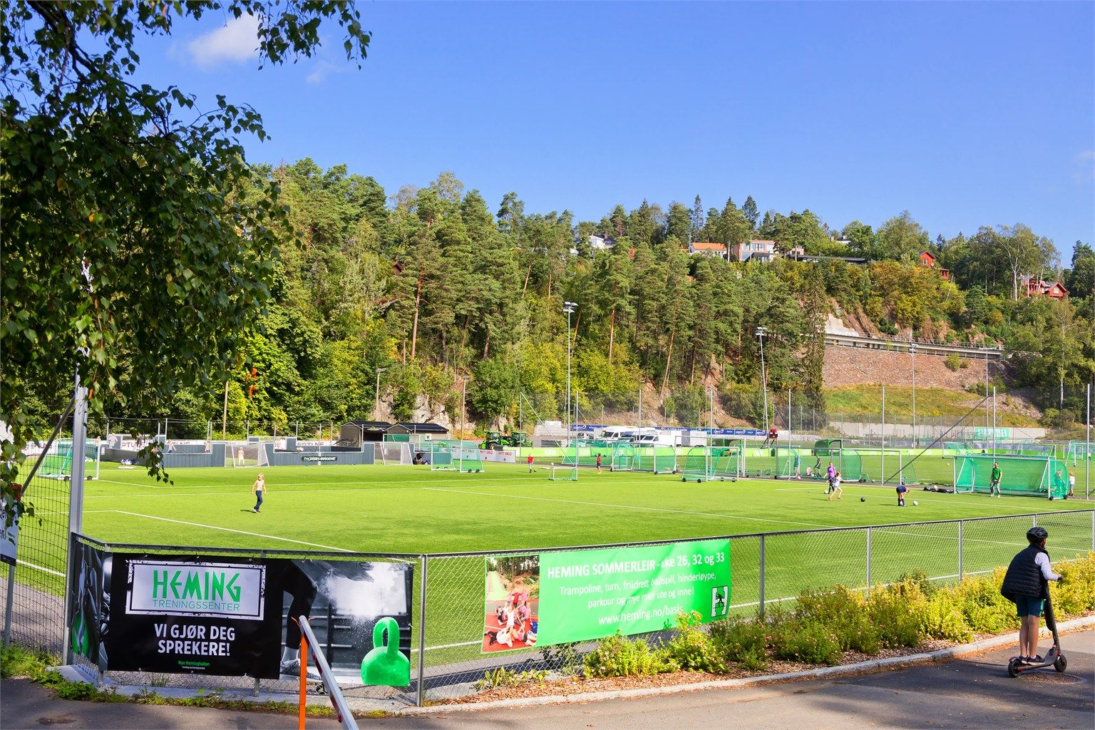 Kun ca. 15 minutter til fots til Hemingbanen