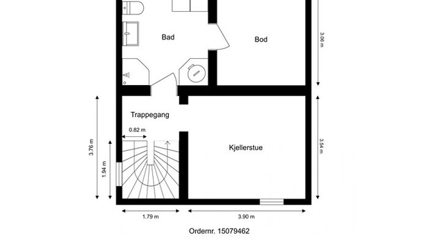 Kjelleretasjen er innredet med bad, bod og et disponibelt rom.