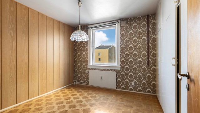 Soverommet har garderobeløsning og god plass til dobbeltseng.