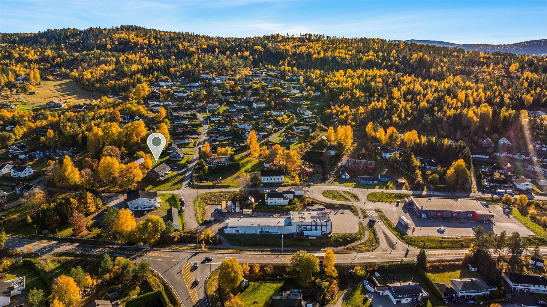 Like ved boligfeltet finner du Sundbyfoss lysløype med tilrettelagt skileikområde og Eventyrskogen, som er populære utfartsmål for barnefamilier. 