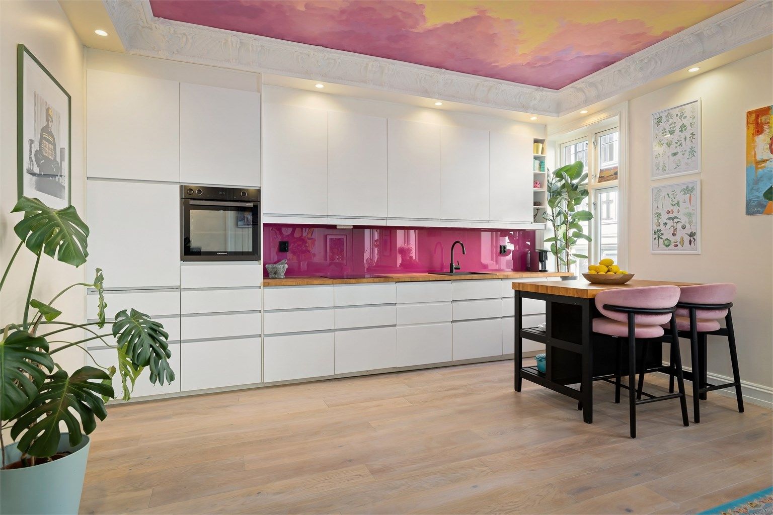 Kullfilterventilator over kokeplass. 