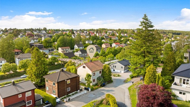 Skovbøleveien 18 presenteres av Amir Pedersen-Paydar i Krogsveen.