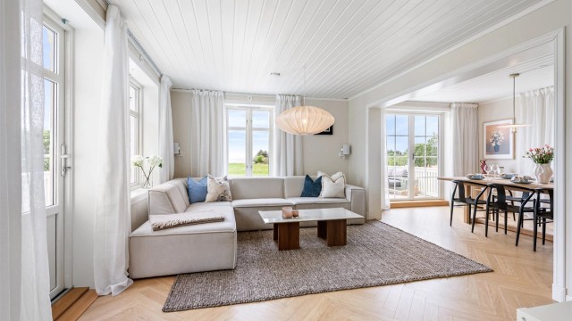 Eneboligen er betydelig oppgradert de siste årene, med blant annet ny stue, nye gulv og nytt elektrisk anlegg fra 2023.
Foto: Stian Wiik