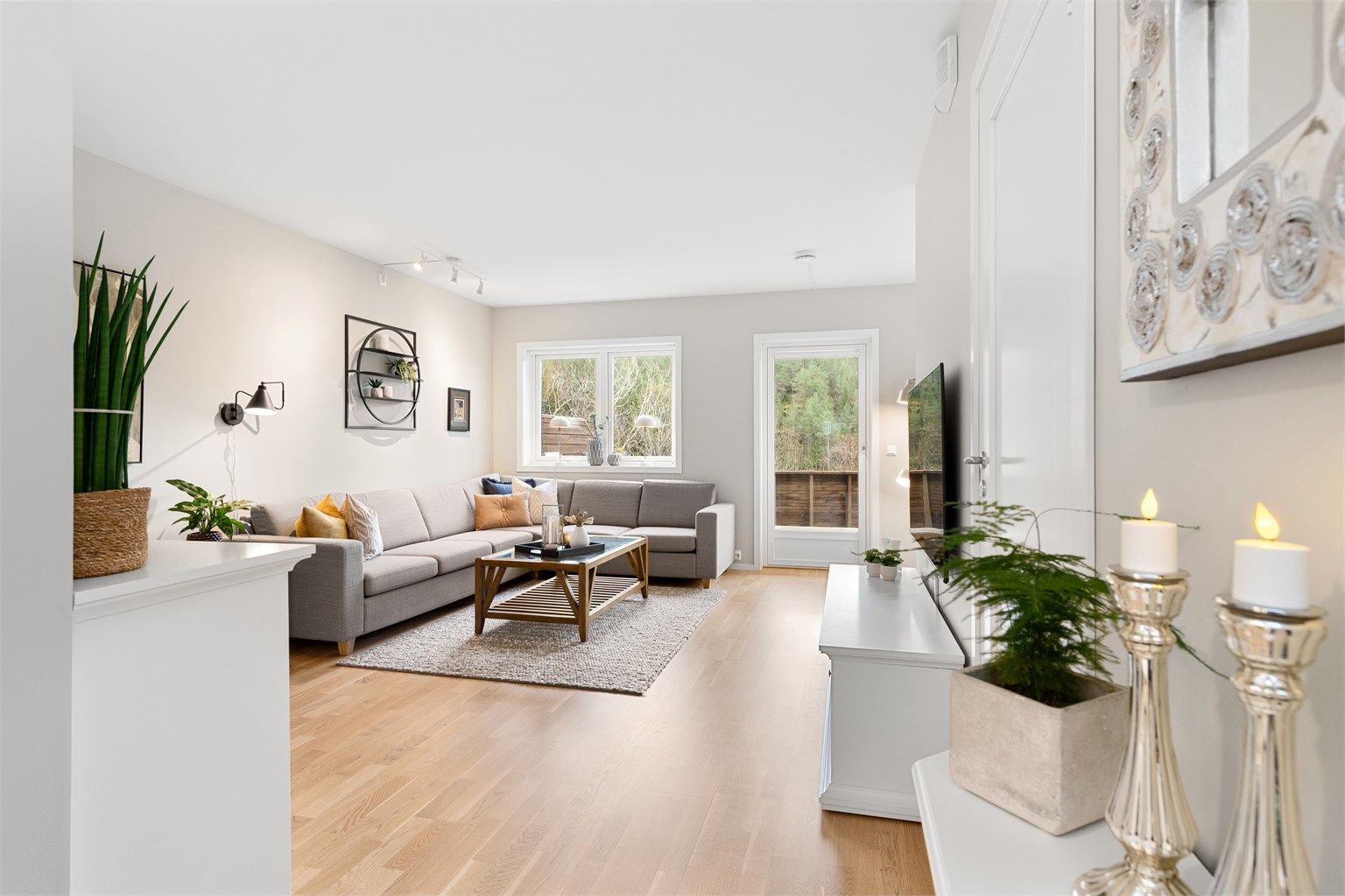 Leiligheten er på 80 kvm og inneholder entrè, stue, kjøkken, bad, 2 soverom og bod. Foto: Stian Wiik