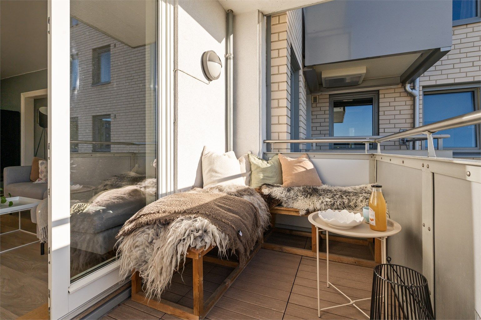 Her er det plass til en hyggelig sittegruppe hvor man slappe av på varme sommerdager.