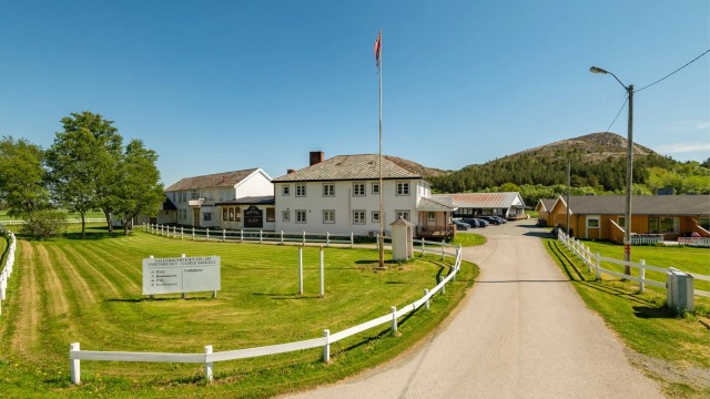 Stedet omtales som Gamle Birkeli, og har hatt ulike former for drift opp gjennom årene.