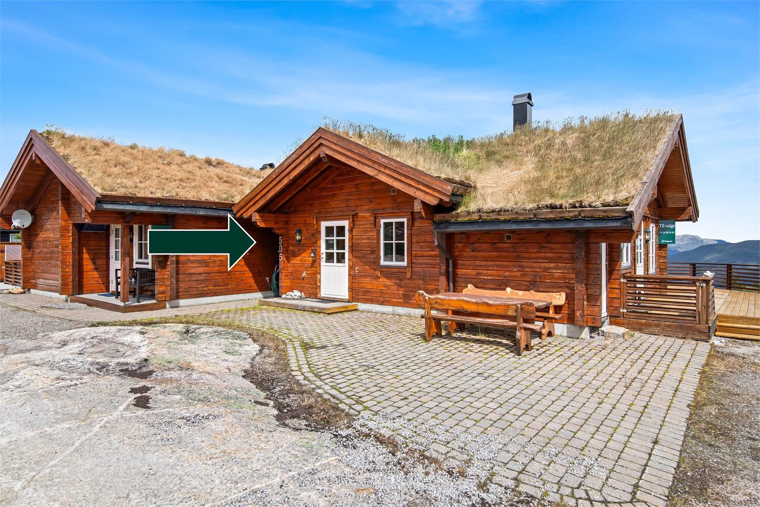 Velkommen til Kjetilskotvegen 505 – en stilren og lettstelt duohytte med flott beliggenhet høyt i terrenget