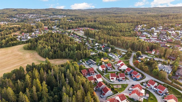 For barnefamilier er det kun 8 minutters gange til Veståsen barneskole.