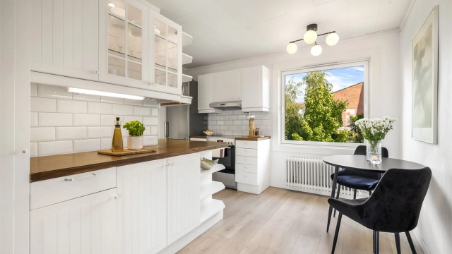 Velkommen til Traverveien 26 - presentert av Hanne Pettersen i Krogsveen - Foto: Lasse lerdahl