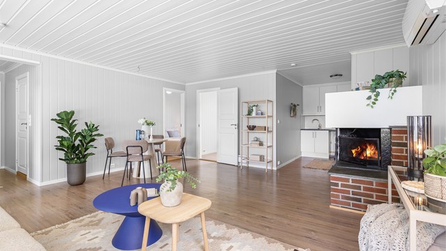 Plass til spisebord og sofa