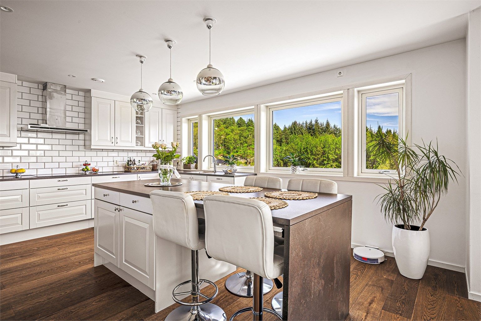 Lag en god middag her, mens du er sosial med dine gjester.