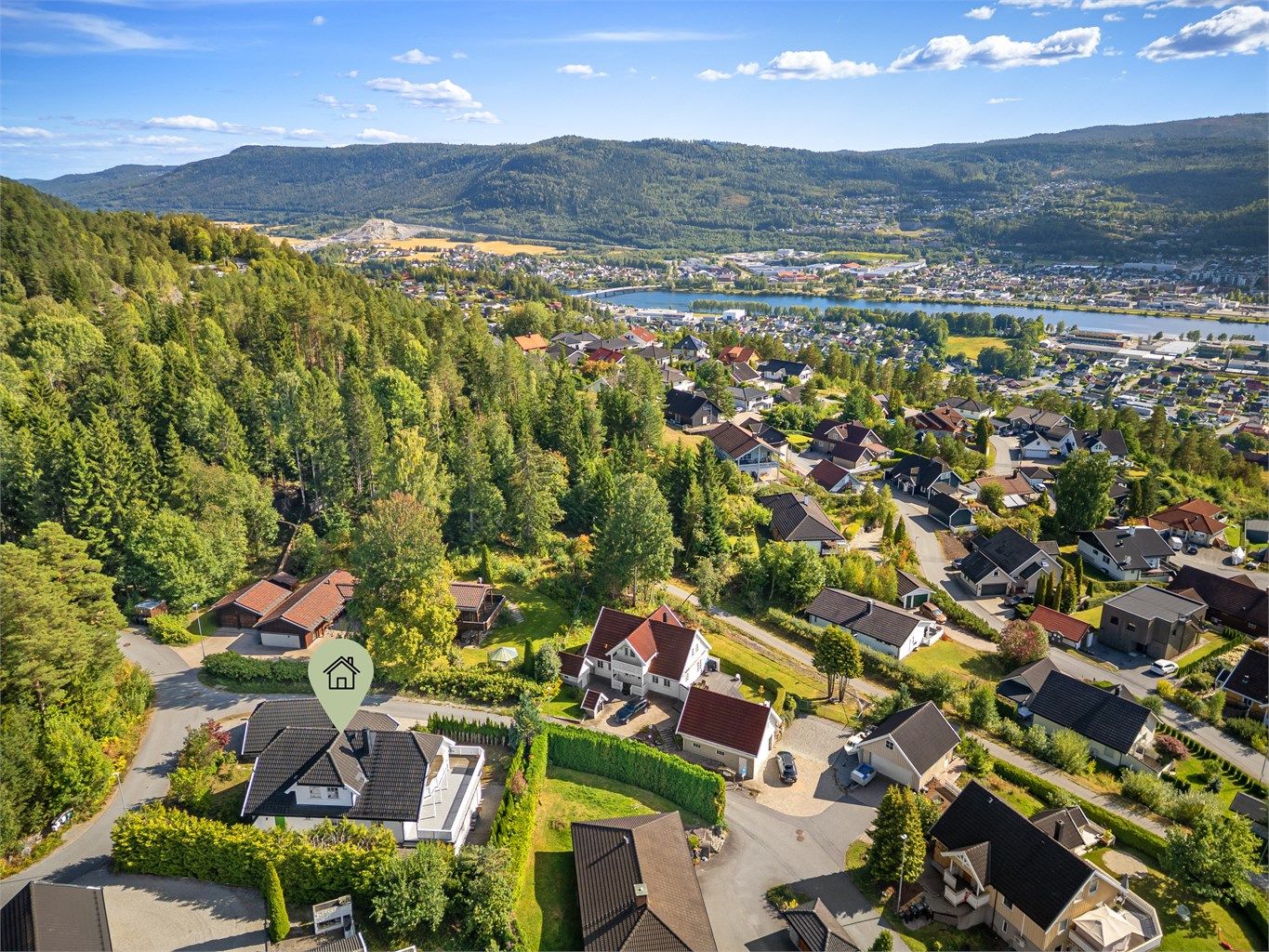 Eiendommen er beliggende i et veletablert og attraktivt boligområde.
Foto: Ole Thoresen