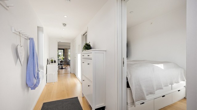 Fra inngangspartiet så kommer du direkte inn på soverommet
