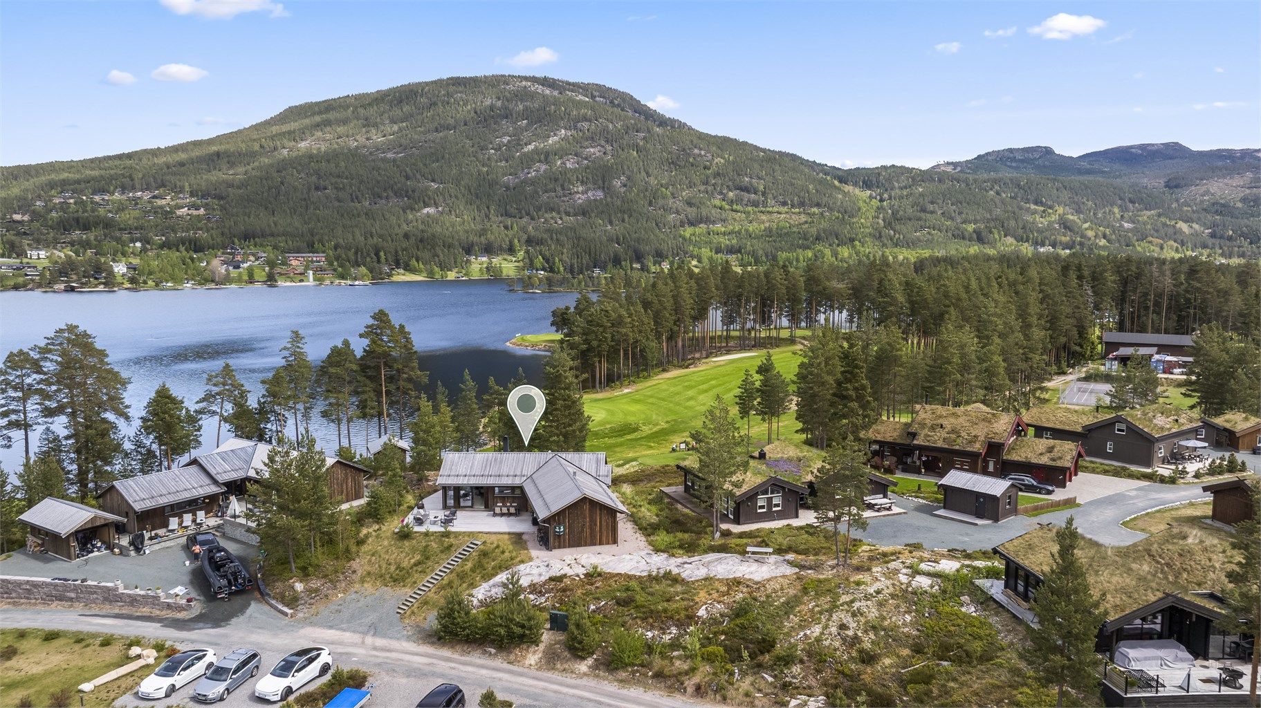 Vinterstid er det kort vei til Vrådal Panorama Skisenter, kun 6 minutters kjøring unna.