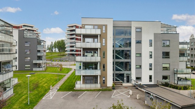 Oversikt over eiendommen og de omkringliggende bygningene.