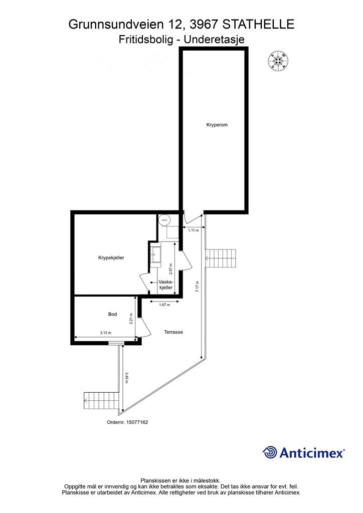 Underetasjen inneholder bod, vaskekjeller og en overbygd terrasse.