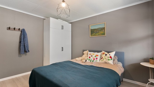 Alle soverommene har fått nytt gulv og nymalte overflater de siste tre årene.