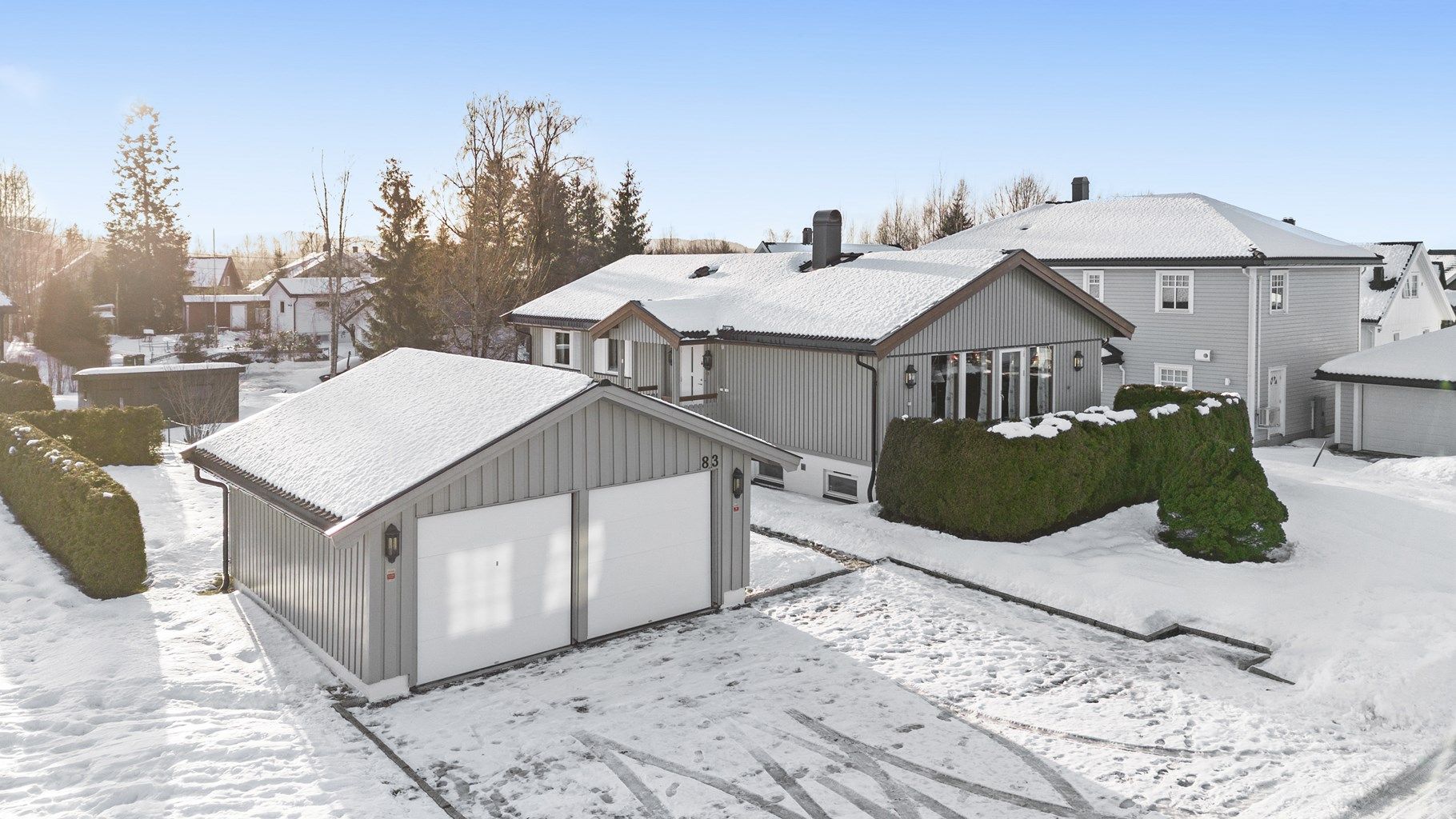 Eiendomsmegler Krogsveen v/ Silje Frankplads har gleden av å ønske velkommen til Elgtråkket 83!