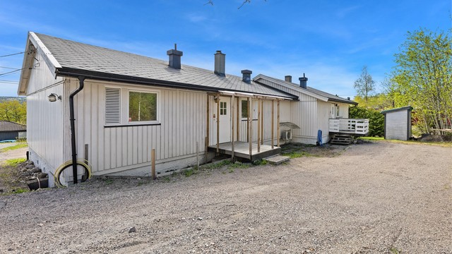 Inngangssiden av boligen