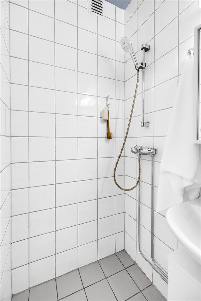 Varmtvann og sentralvarme er inkludert i felleskostnadene.