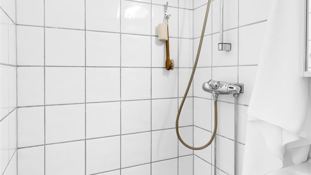 Varmtvann og sentralvarme er inkludert i felleskostnadene.