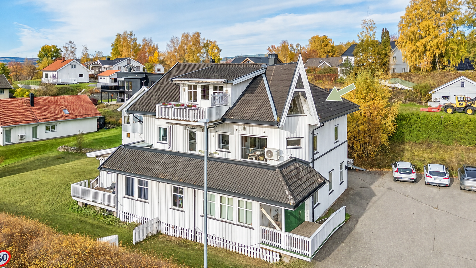 Velkommen til  Tomtervegen 2C. Koselig loftsleilighet med landlig beliggenhet på Ingeberg.
