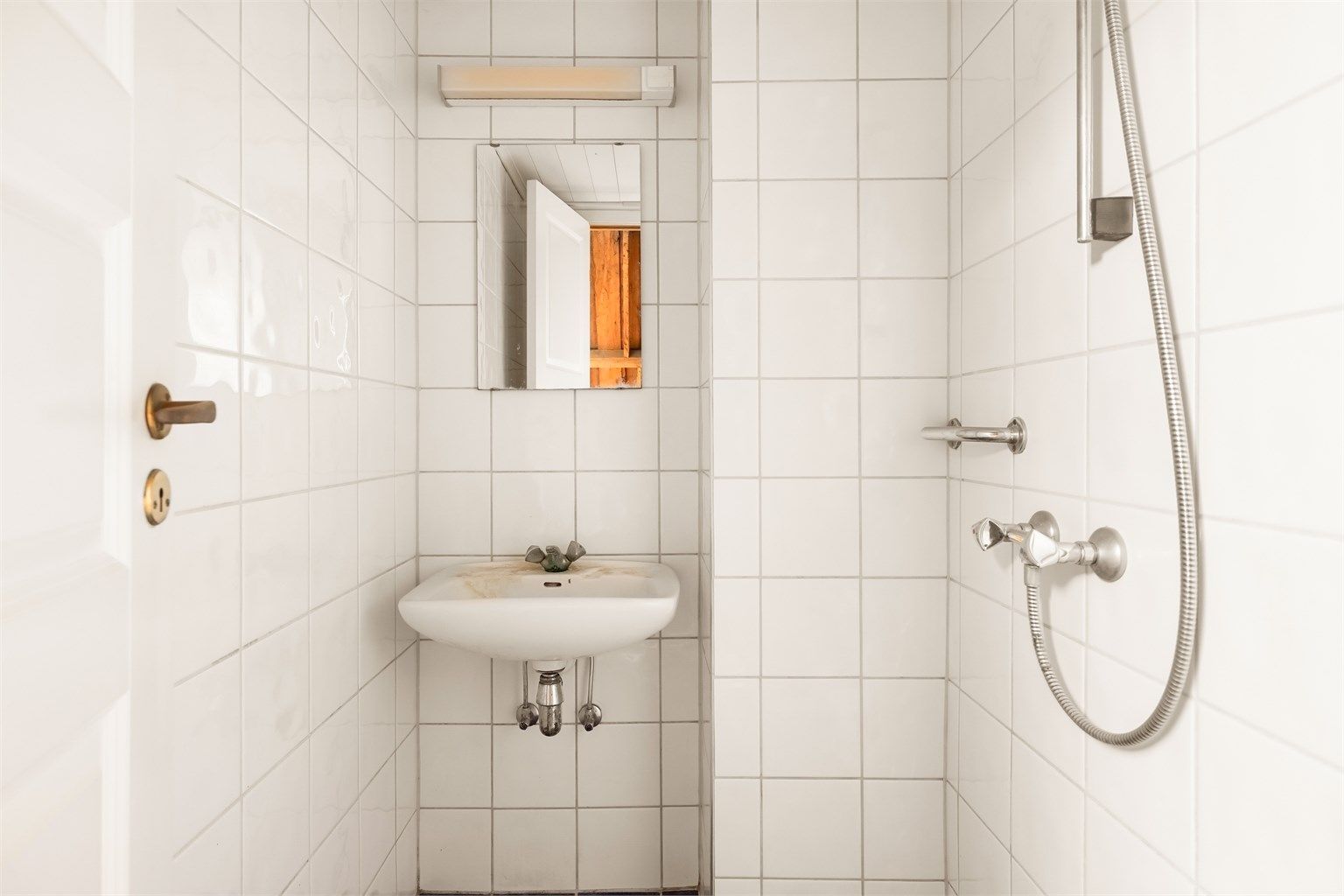 Badet i loftsetasjen er pusset opp i 2005 iflg. tidligere eier.