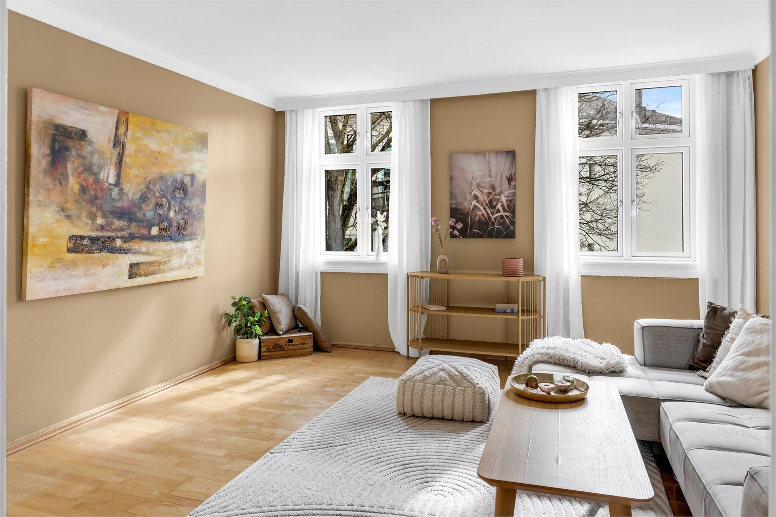 Sentralt beliggende bolig med stort potensial, egen parkadkomst og utleiemulighet. Foto: Isnitt As