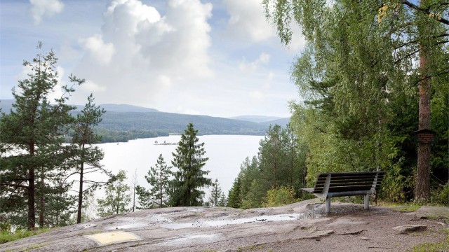 Går du tur inn ved Oset er det flotte utsiktspunkter langs turstien