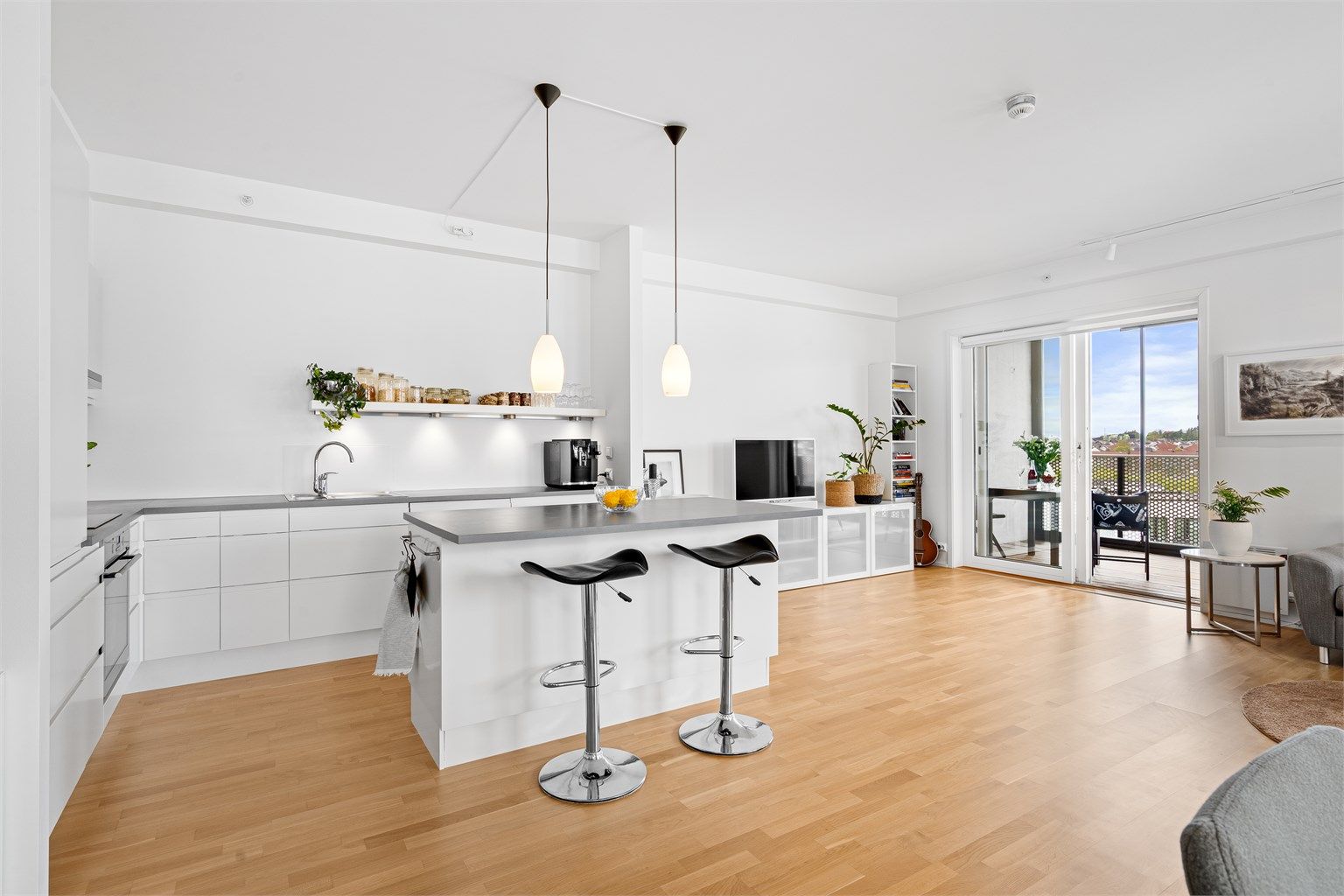 Lene Hviding v/Krogsveen har gleden av å presentere Jåttåvågveien 24.