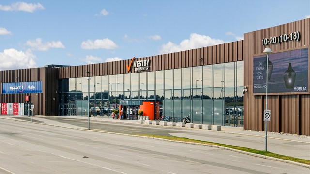 Vestby Storsenter tilbyr et bredt spekter av butikker og tjenester.