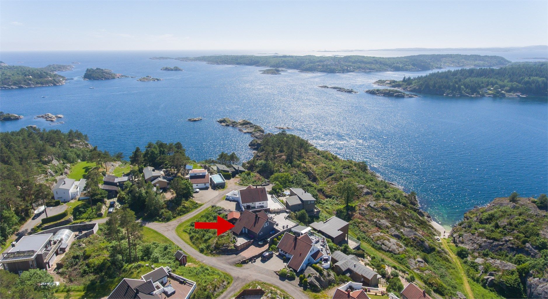 Nærhet til strand og brygge m/båtplasser
