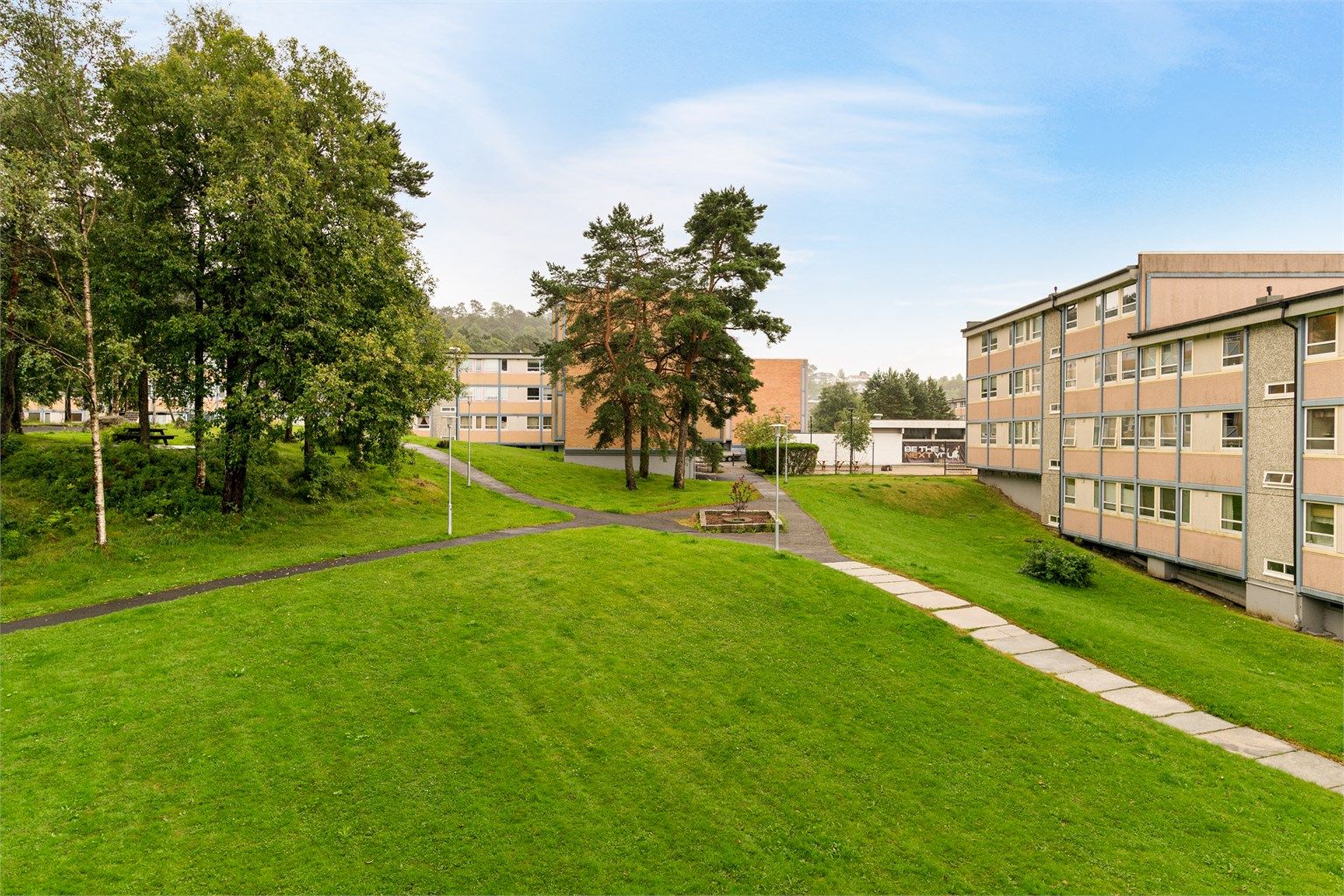 - Koselig utsikt. Det åpner snart nytt treningssenter like ved leiligheten som man kan se fra balkongen! -