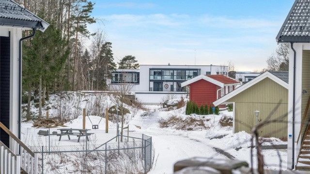 Fellesarealene i sameiet er pent opparbeidet og fremstår som innbydende og velholdte.