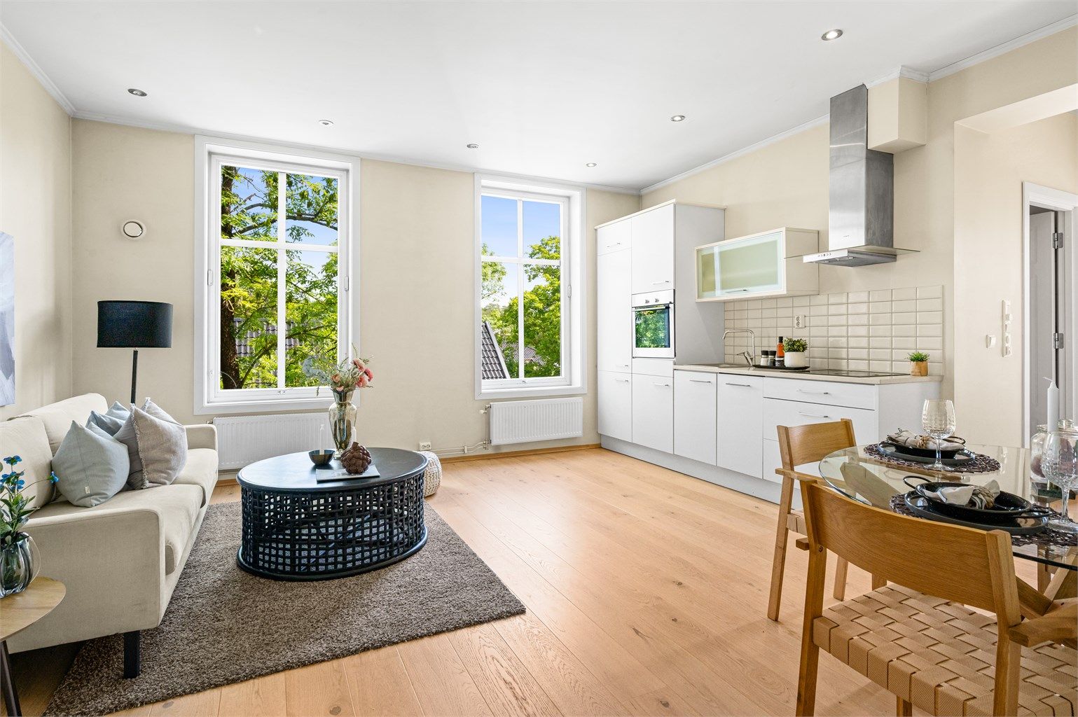 Sjarmerende og lys 2-roms med flott utsikt og sentral beliggenhet.