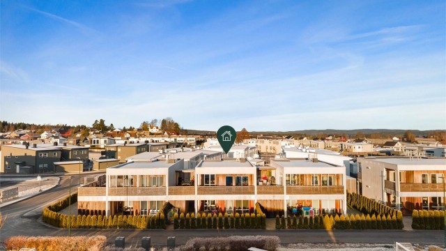 Bjørnstadtunet 3 presenteres av Raymond Bøhn i Krogsveen. Fotograf; Kristoffer Kristiansen.