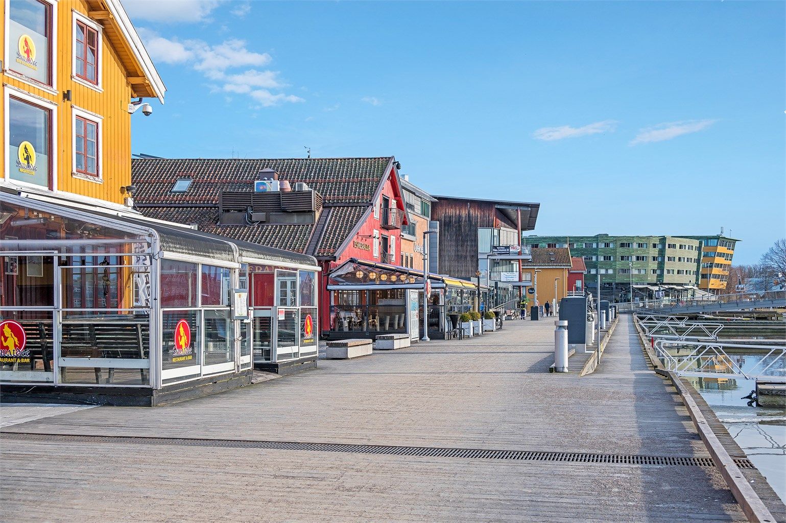 Brygga er kjent for gode restauranter og en rekke ulike konserttilbud. 