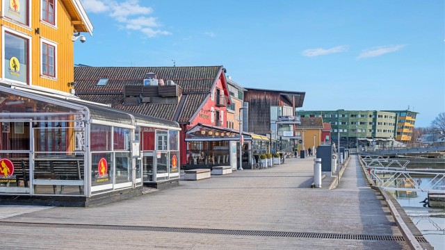 Brygga er kjent for gode restauranter og en rekke ulike konserttilbud.