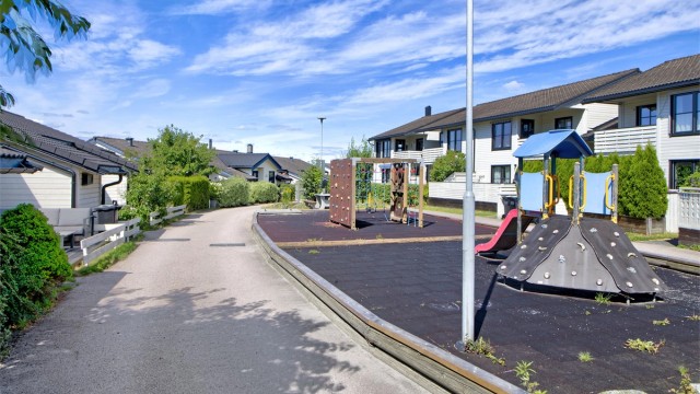 Området har fine lekeplasser for de små