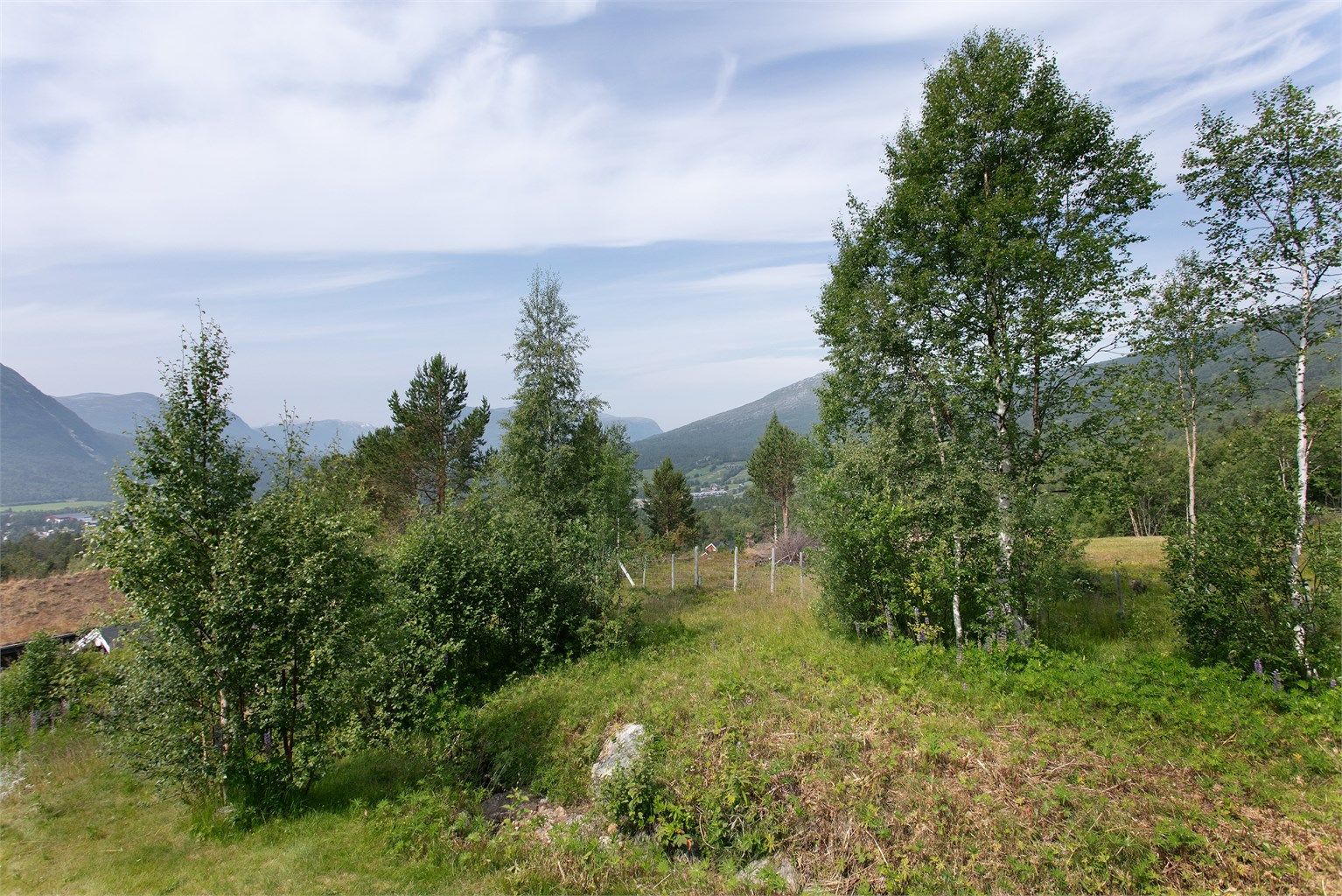 Området byr på flotte turmuligheter sommerstid, med et godt utbygd stinett.