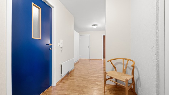 Boligen har entredør med brannklasse B30 og lydklasse db35.